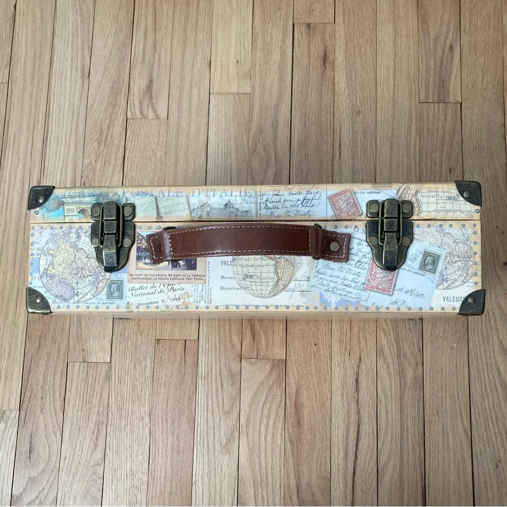 “Punch Studio Kirshner Decorative Arts ” Paris Postcards Paperboard Suitcase